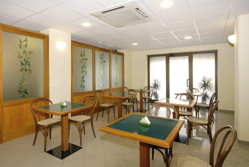 Hotel Piemontese Imperia Extérieur photo