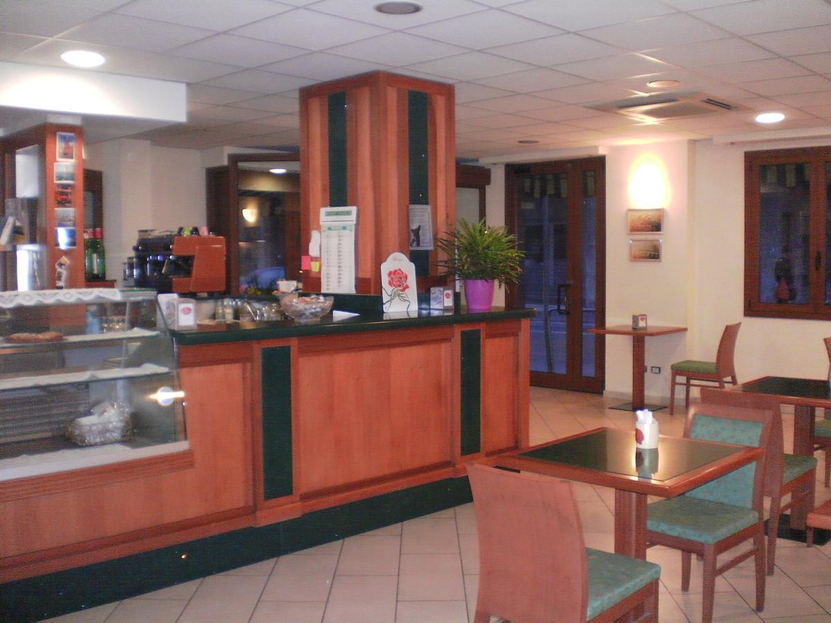 Hotel Piemontese Imperia Extérieur photo