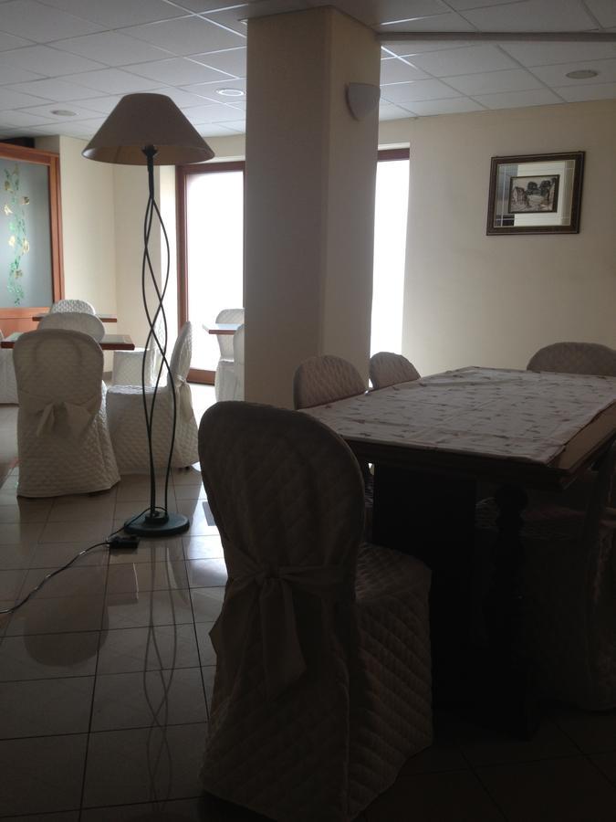 Hotel Piemontese Imperia Extérieur photo