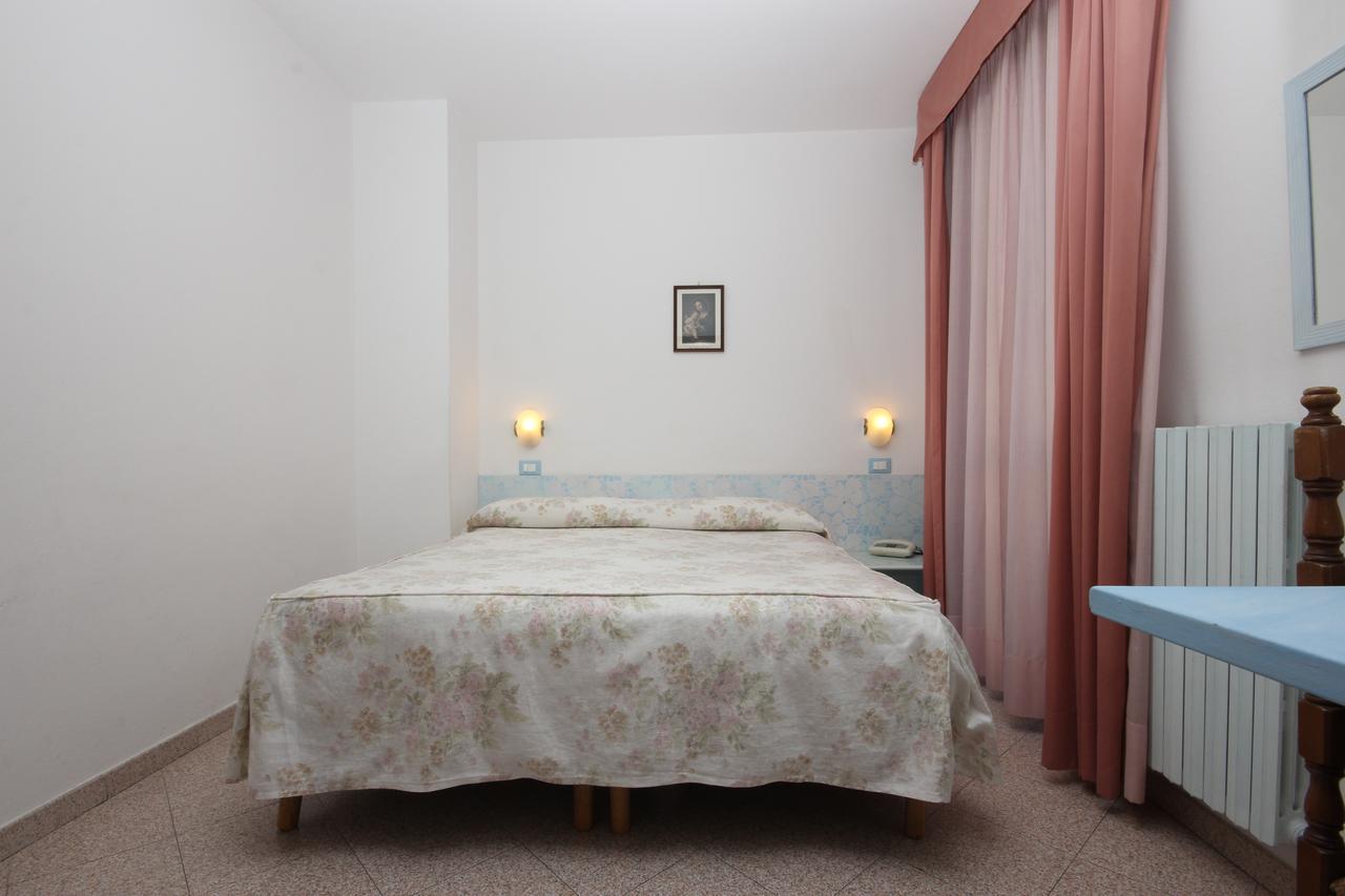 Hotel Piemontese Imperia Extérieur photo