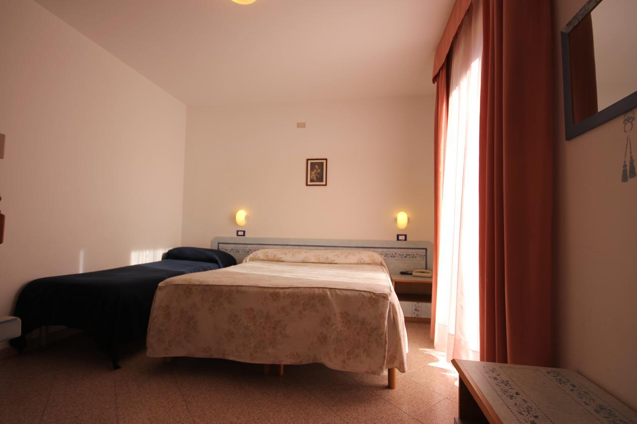 Hotel Piemontese Imperia Extérieur photo