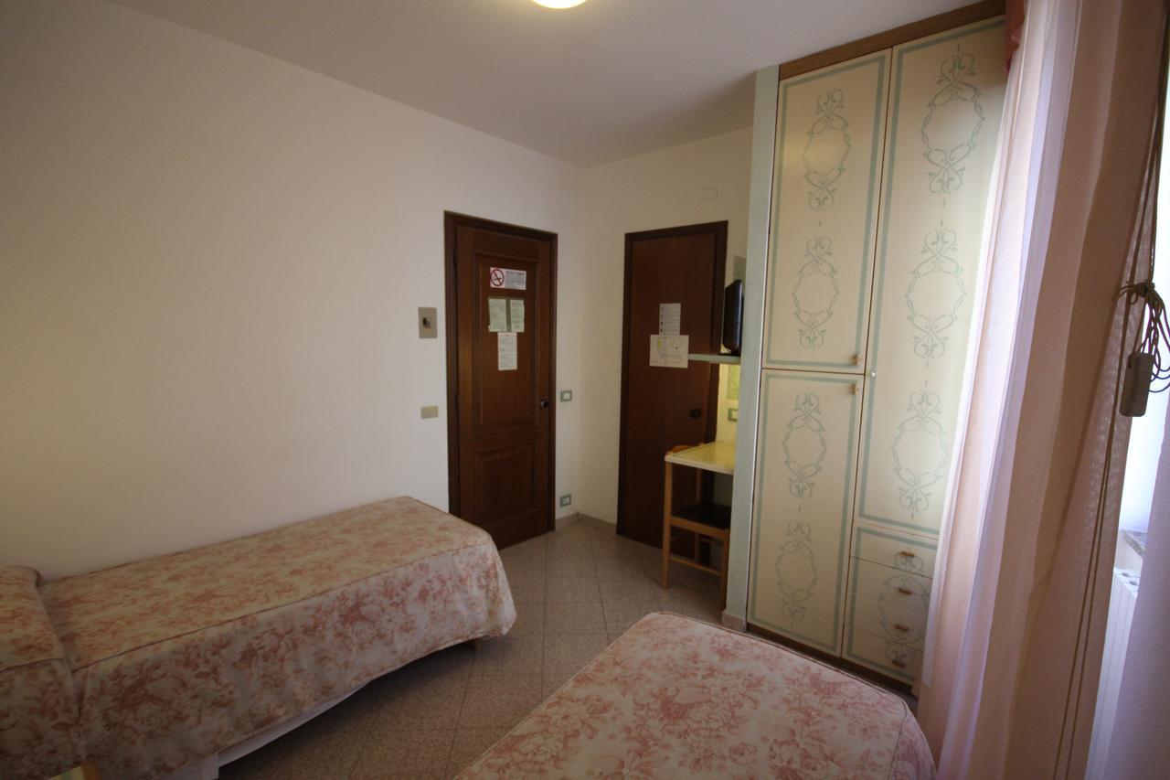Hotel Piemontese Imperia Extérieur photo